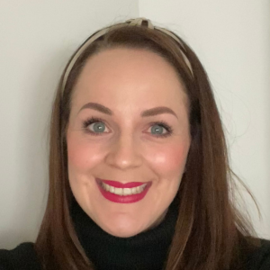 Head and shoulders of Hannah Upson smiling.